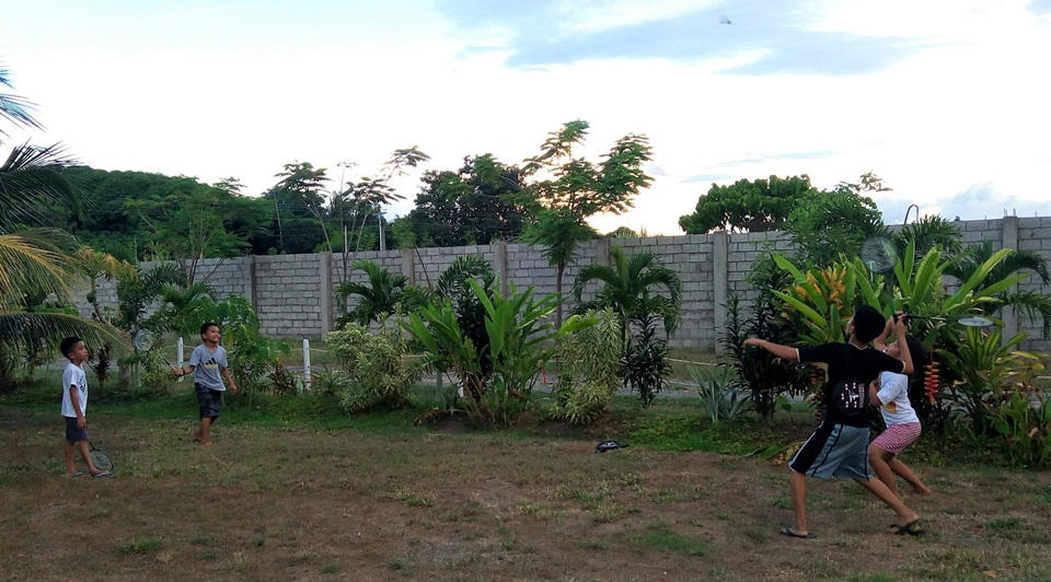 CEA kids playing badminton