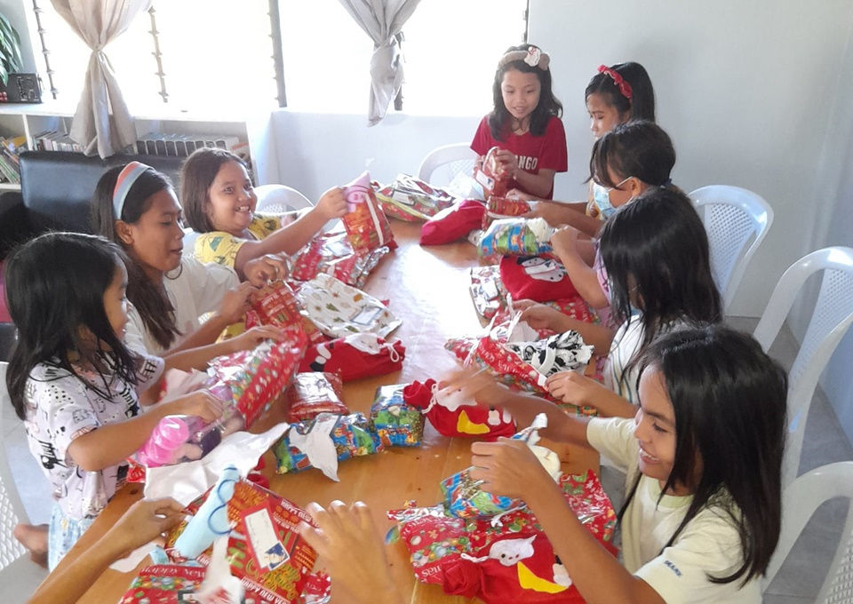 CEA kids preparing for Christmas - October 2022