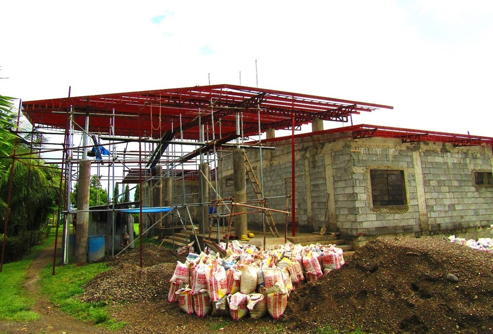 Covered driveway and entrance area - September 2023